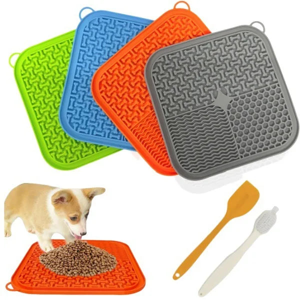Wholesale Silicone Slow Feeder Dog Lick Mat With Spoon